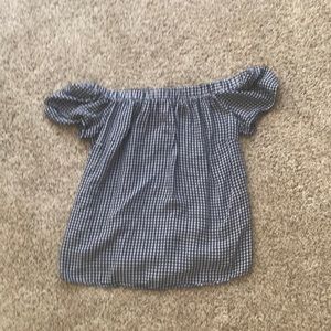 Off the shoulders shirt